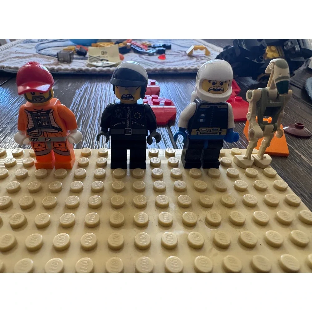 LEGO Minifigures Lot Star Wars Battle Droid Rebel Pilot Police Officer Space